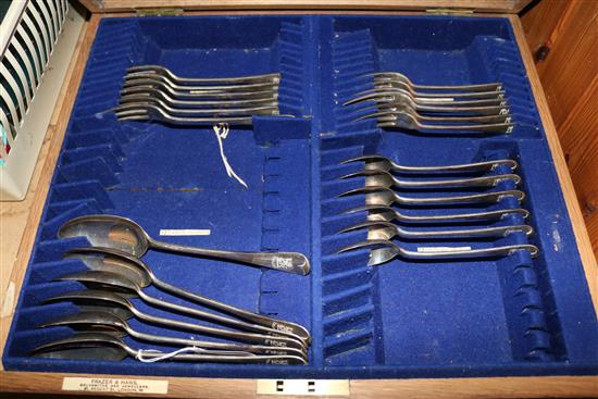 Part canteen of silver rat-tail pattern flatware, crested, London 1897 to 1902, maker F. H. (24-pce, 50oz)